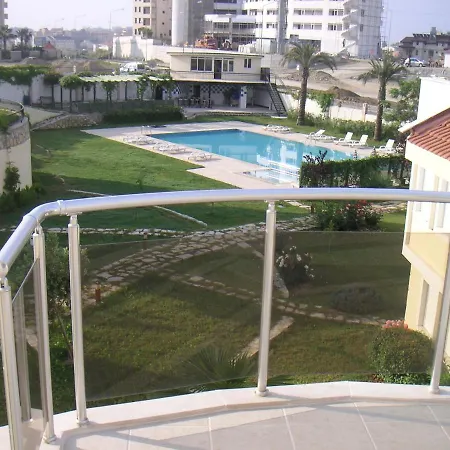 Stunning Large 4 Bed Within Walking Distance Of Everything 别墅 *