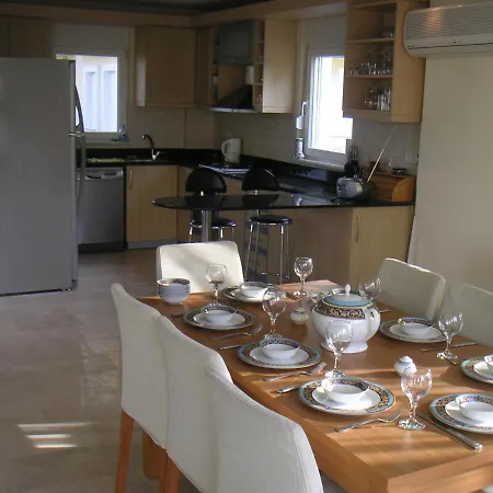 Stunning Large 4 Bed Within Walking Distance Of Everything 锡德